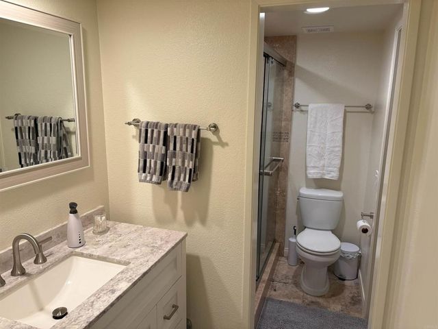 2352 Altisma Way 9, Carlsbad, CA 92009