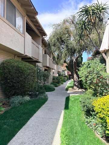 2352 Altisma Way 9, Carlsbad, CA 92009
