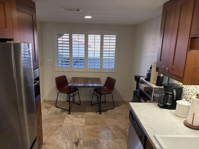 2352 Altisma Way 9, Carlsbad, CA 92009