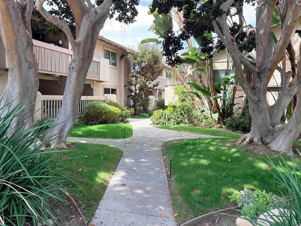 2352 Altisma Way 9, Carlsbad, CA 92009