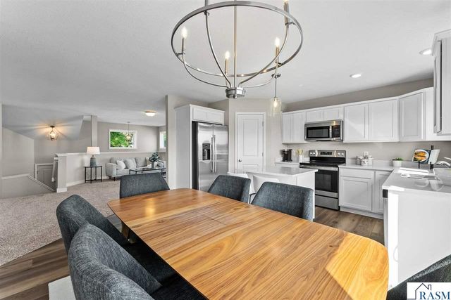 3117 Bassett Drive, Mankato, MN 56001