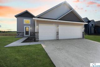 3117 Bassett Drive, Mankato, MN 56001