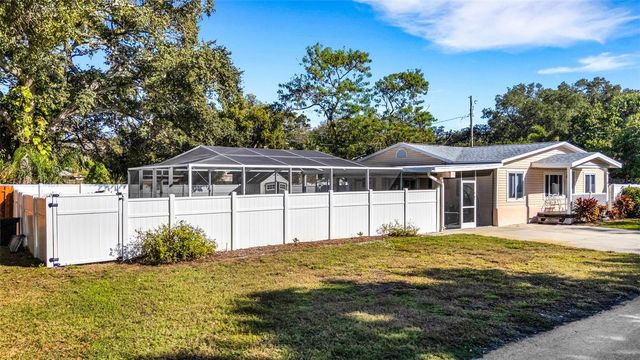 1600 LORETTA AVENUE NW, Largo, FL 33770