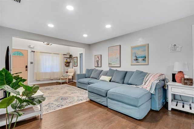 1600 LORETTA AVENUE NW, Largo, FL 33770