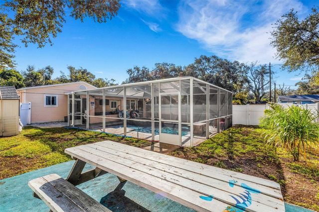 1600 LORETTA AVENUE NW, Largo, FL 33770