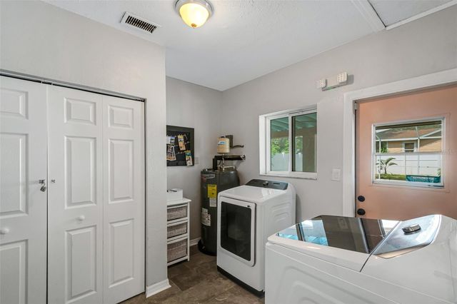 1600 LORETTA AVENUE NW, Largo, FL 33770