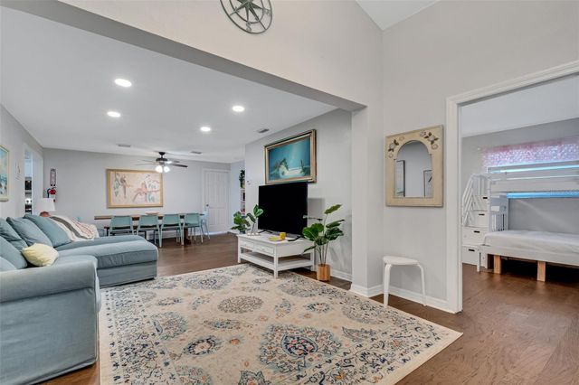 1600 LORETTA AVENUE NW, Largo, FL 33770