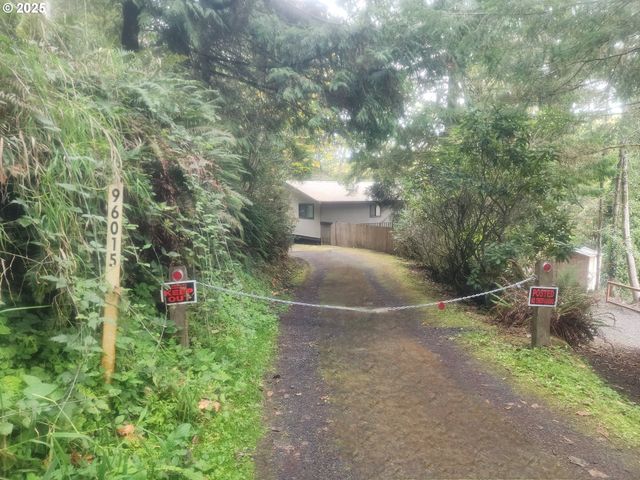 763 N Tenmile, Lakeside, OR 97449