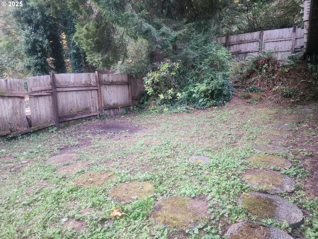 763 N Tenmile, Lakeside, OR 97449