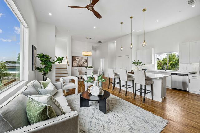 2611 Hondo Avenue 102, Dallas, TX 75219