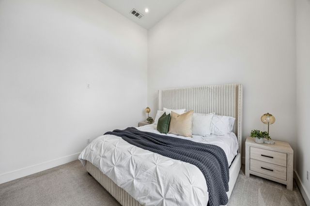 2611 Hondo Avenue 102, Dallas, TX 75219
