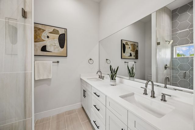 2611 Hondo Avenue 102, Dallas, TX 75219