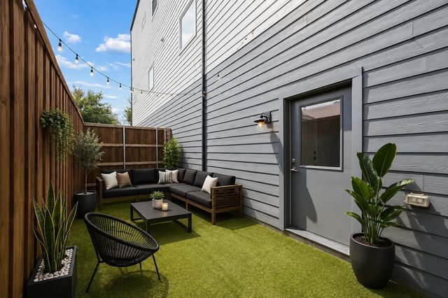 2611 Hondo Avenue 102, Dallas, TX 75219