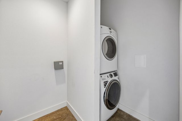 2611 Hondo Avenue 102, Dallas, TX 75219