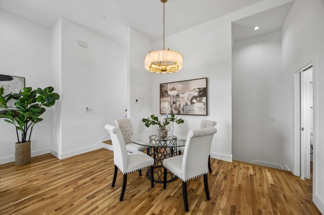 2611 Hondo Avenue 102, Dallas, TX 75219