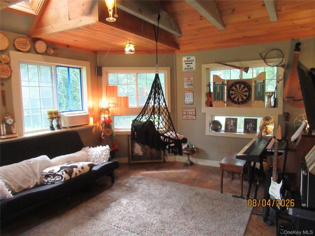 463 Mountain Road, Bloomingburg, NY 12721