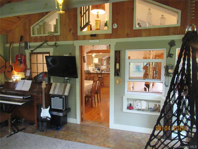 463 Mountain Road, Bloomingburg, NY 12721
