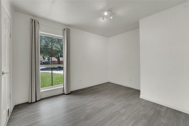 225 Rockcrest Drive, Mesquite, TX 75150