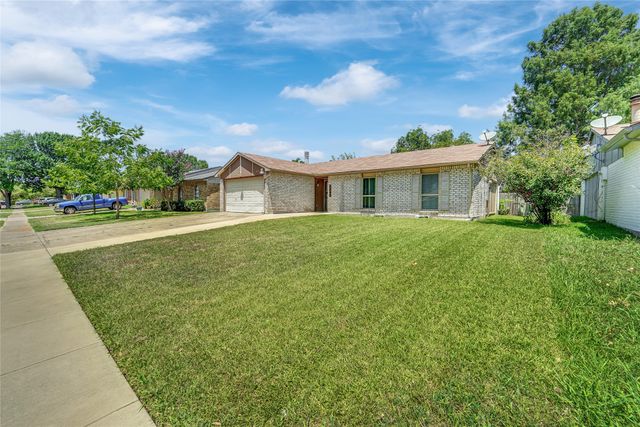 225 Rockcrest Drive, Mesquite, TX 75150