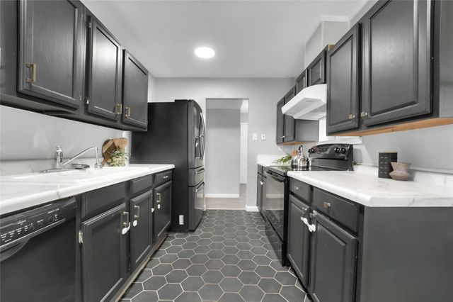 225 Rockcrest Drive, Mesquite, TX 75150