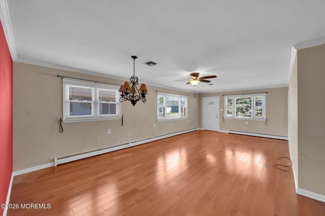 16 Goyave Street, Toms River, NJ 08757