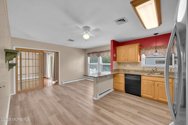 16 Goyave Street, Toms River, NJ 08757