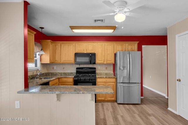 16 Goyave Street, Toms River, NJ 08757