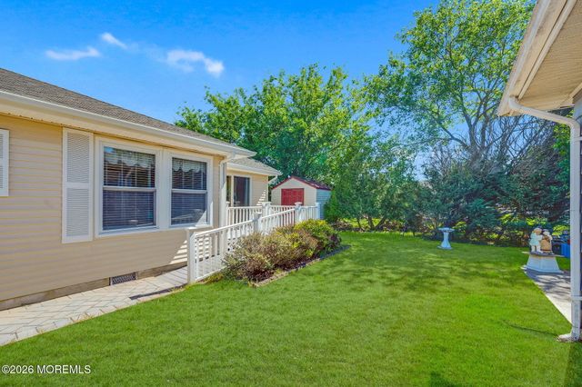 16 Goyave Street, Toms River, NJ 08757