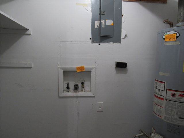 218 Virginia Drive, Lacy Lakeview, TX 76705