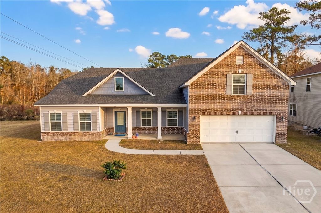 Image 1 of property listing at 16 Litchfield Drive, Savannah, GA 31419