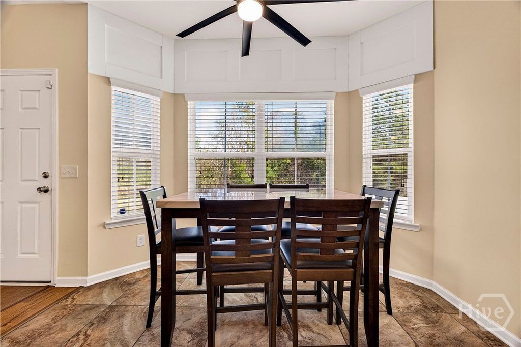 Image 11 of property listing at 16 Litchfield Drive, Savannah, GA 31419