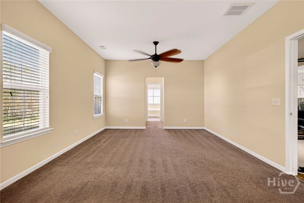Image 14 of property listing at 16 Litchfield Drive, Savannah, GA 31419