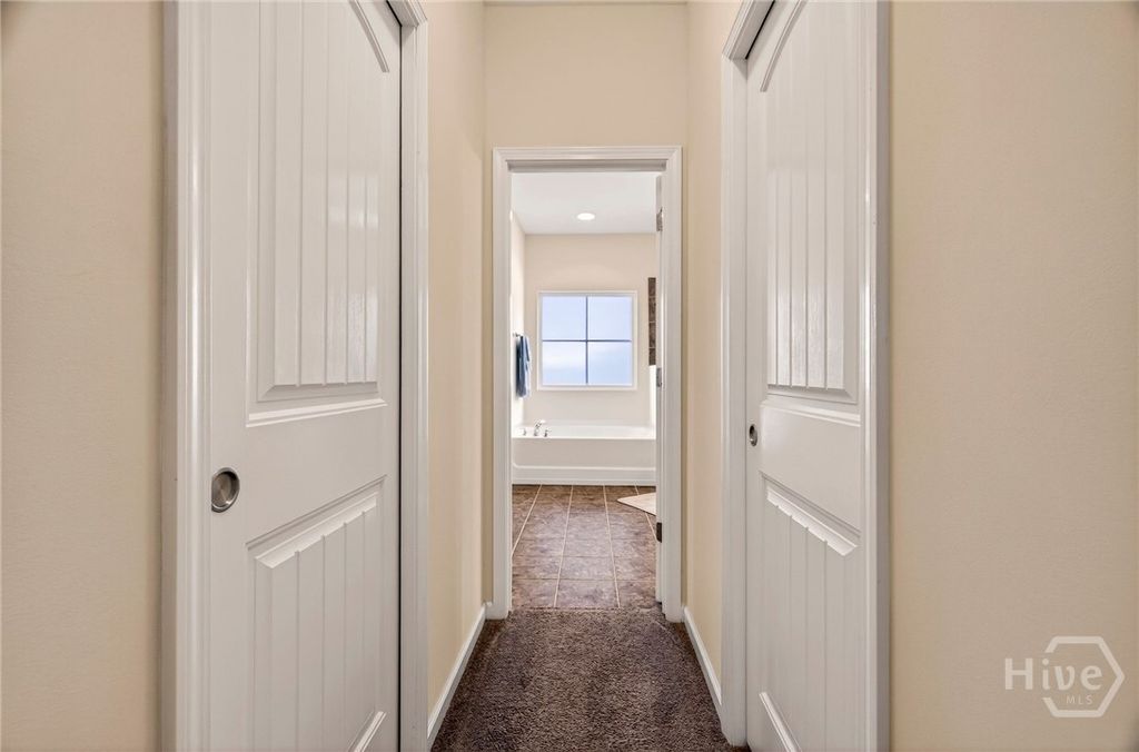 Image 15 of property listing at 16 Litchfield Drive, Savannah, GA 31419