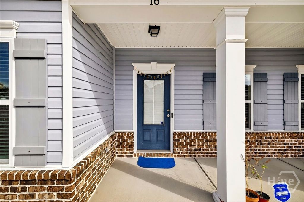 Image 4 of property listing at 16 Litchfield Drive, Savannah, GA 31419