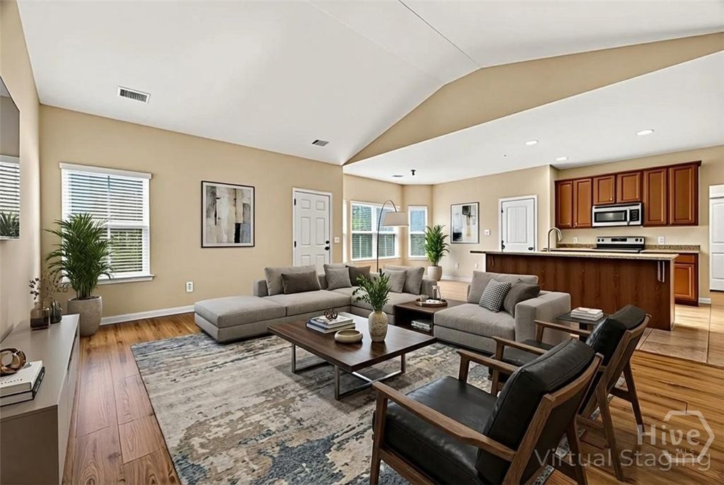 Image 5 of property listing at 16 Litchfield Drive, Savannah, GA 31419