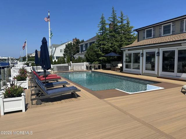 149 Squan Beach Drive, Mantoloking, NJ 08738