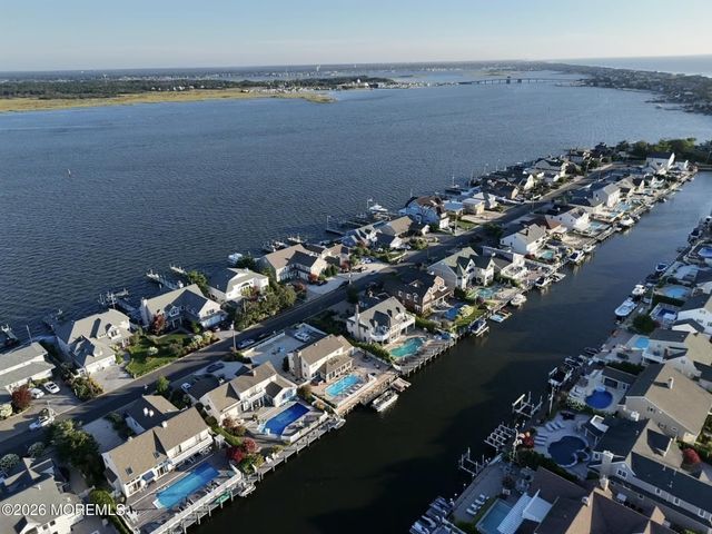 149 Squan Beach Drive, Mantoloking, NJ 08738