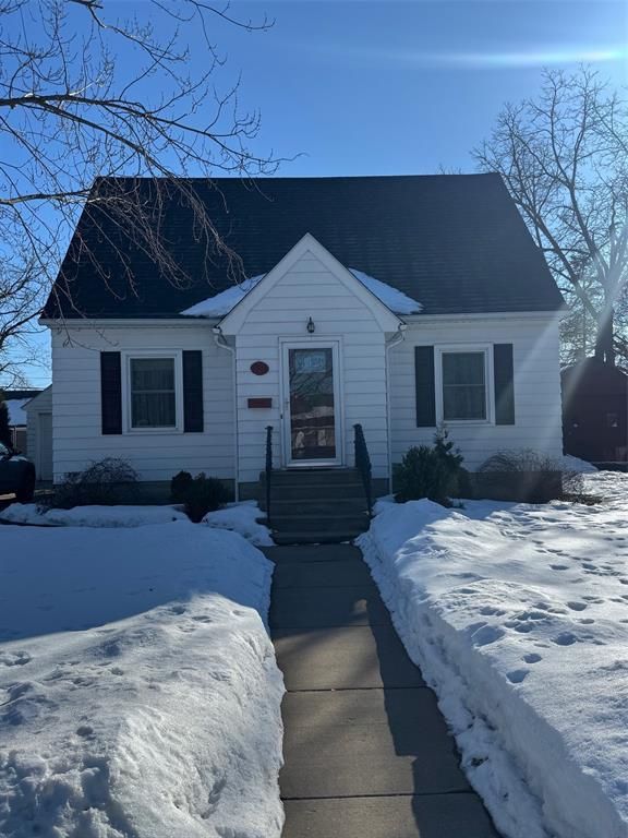 1913 Emery Street, Eau Claire, WI 54701