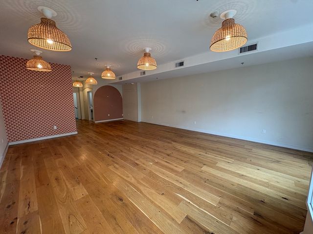 362-364 W Broadway C, Boston, MA 02127