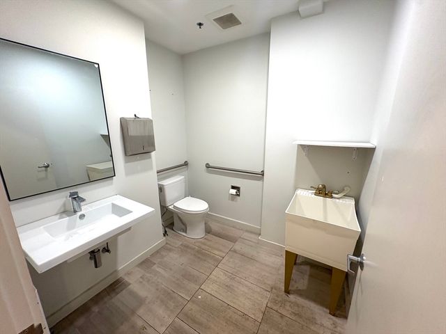362-364 W Broadway C, Boston, MA 02127