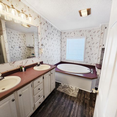 1435 Stukes Road, Manning, SC 29102