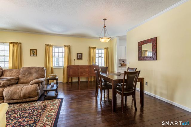 99 Oliver Way 99, Bloomfield, CT 06002