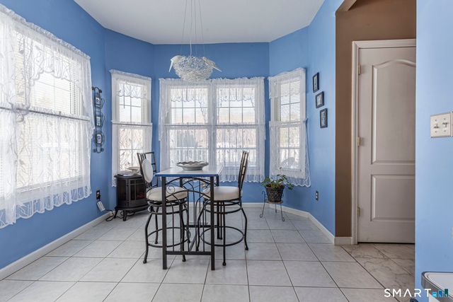 99 Oliver Way 99, Bloomfield, CT 06002