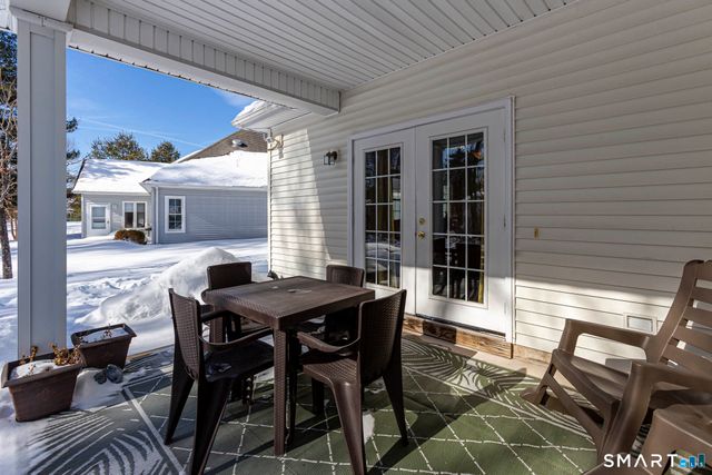 99 Oliver Way 99, Bloomfield, CT 06002