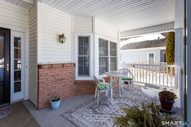 99 Oliver Way 99, Bloomfield, CT 06002