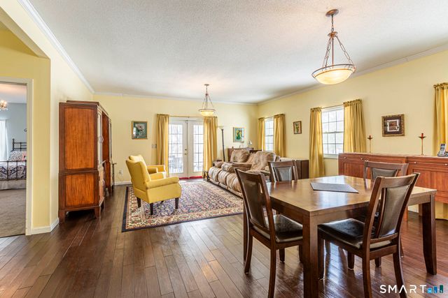 99 Oliver Way 99, Bloomfield, CT 06002