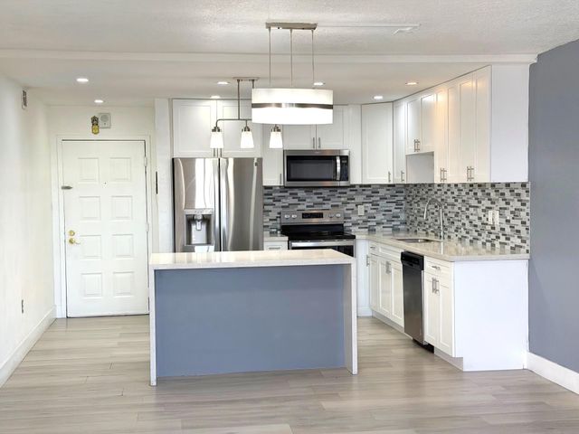 6950 NW 186th Street 2-510, Hialeah, FL 33015