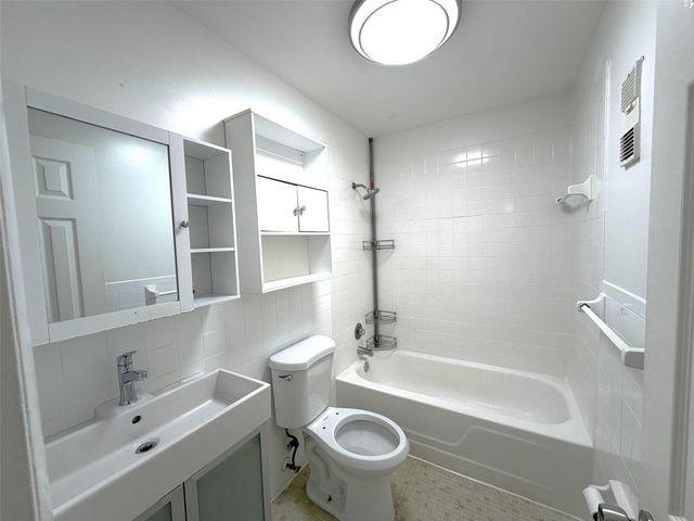 6950 NW 186th Street 2-510, Hialeah, FL 33015