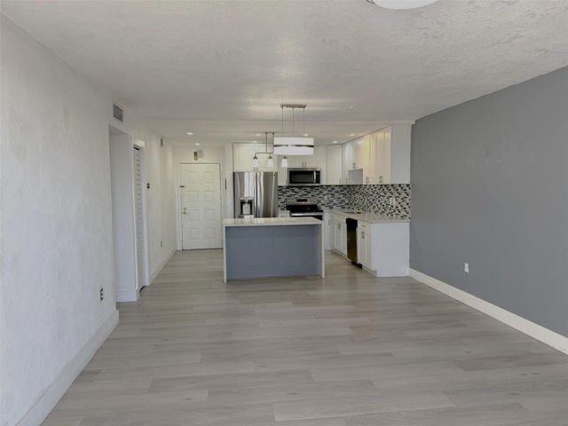 6950 NW 186th Street 2-510, Hialeah, FL 33015