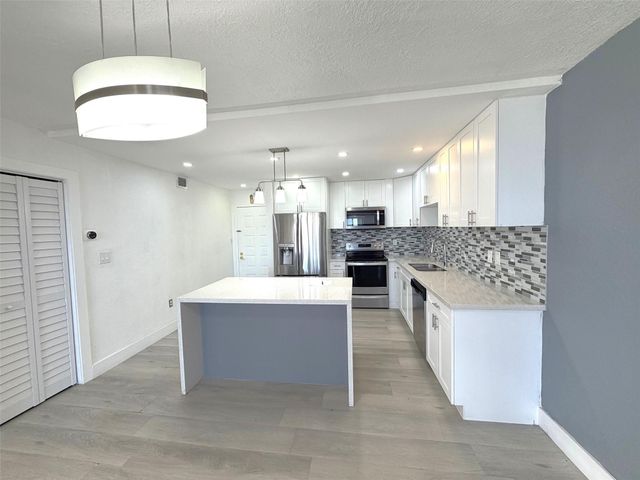 6950 NW 186th Street 2-510, Hialeah, FL 33015